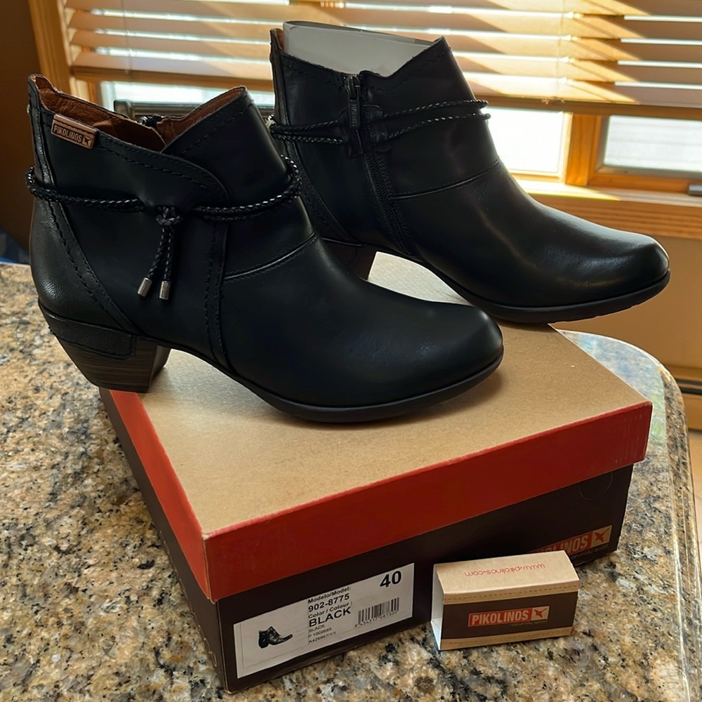 Pikolinos Black ankle boot size 40 Europe 8.5 USA